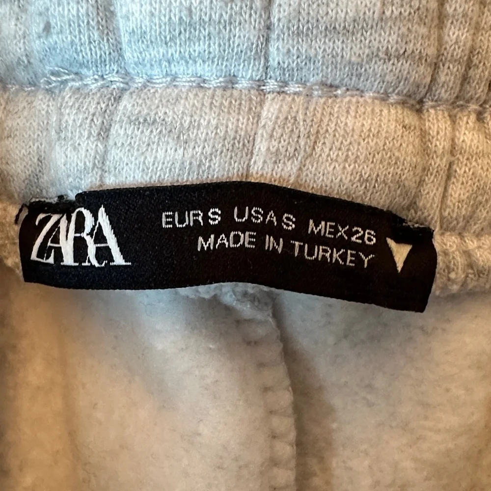 ZARA Cozy NY Logo Hoodie & Jogger Lounge Set | Gray | Casual Chic - Picture 9 of 15